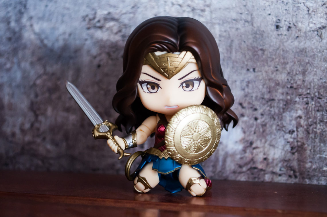 nendoroid wonder woman hero's edition